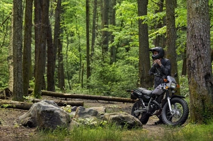 Irit atau Boros Bensin Motor Baru Trail 2025 Yamaha yang Harganya Rp 77 Jutaan Ini?