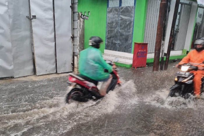 4 Bagian pada Motor yang Harus Diperhatikan Saat Musim Hujan